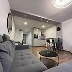 شقة Lovely Flat With Great Location *