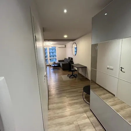 Lovely Flat With Great Location *