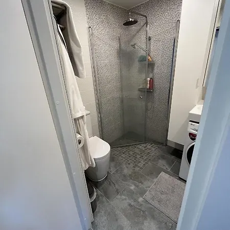 Lovely Flat With Great Location *