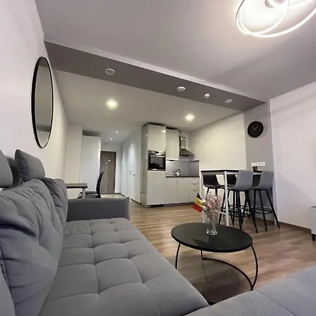 Butas Lovely Flat With Great Location *