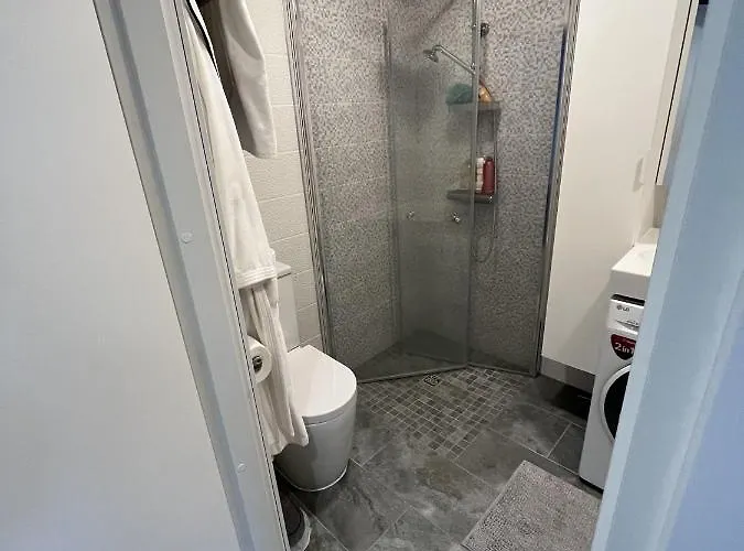 Lovely Flat With Great Location *