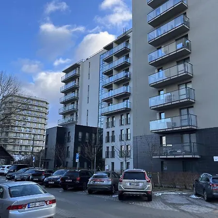 Lovely Flat With Great Location *