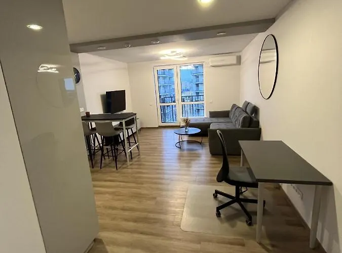 Apartament Lovely Flat With Great Location