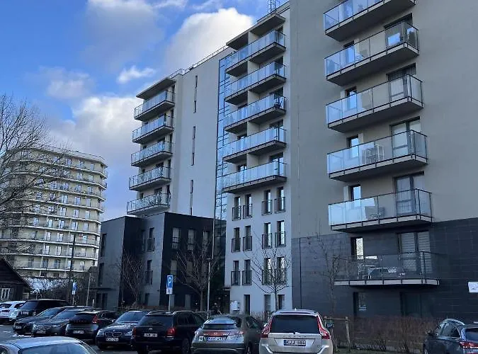 Lovely Flat With Great Location *